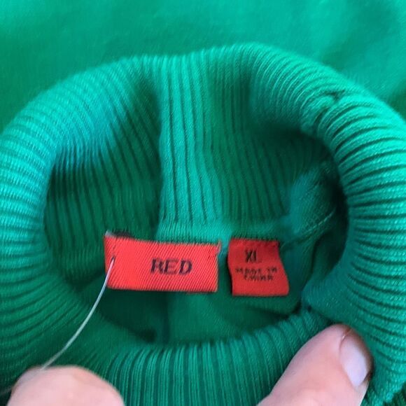 RED green turtleneck long sleeve sweater Size XL NWT - Picture 8 of 8
